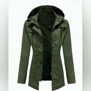 Swiss Tech Green Raincoat with Hood and Zipper